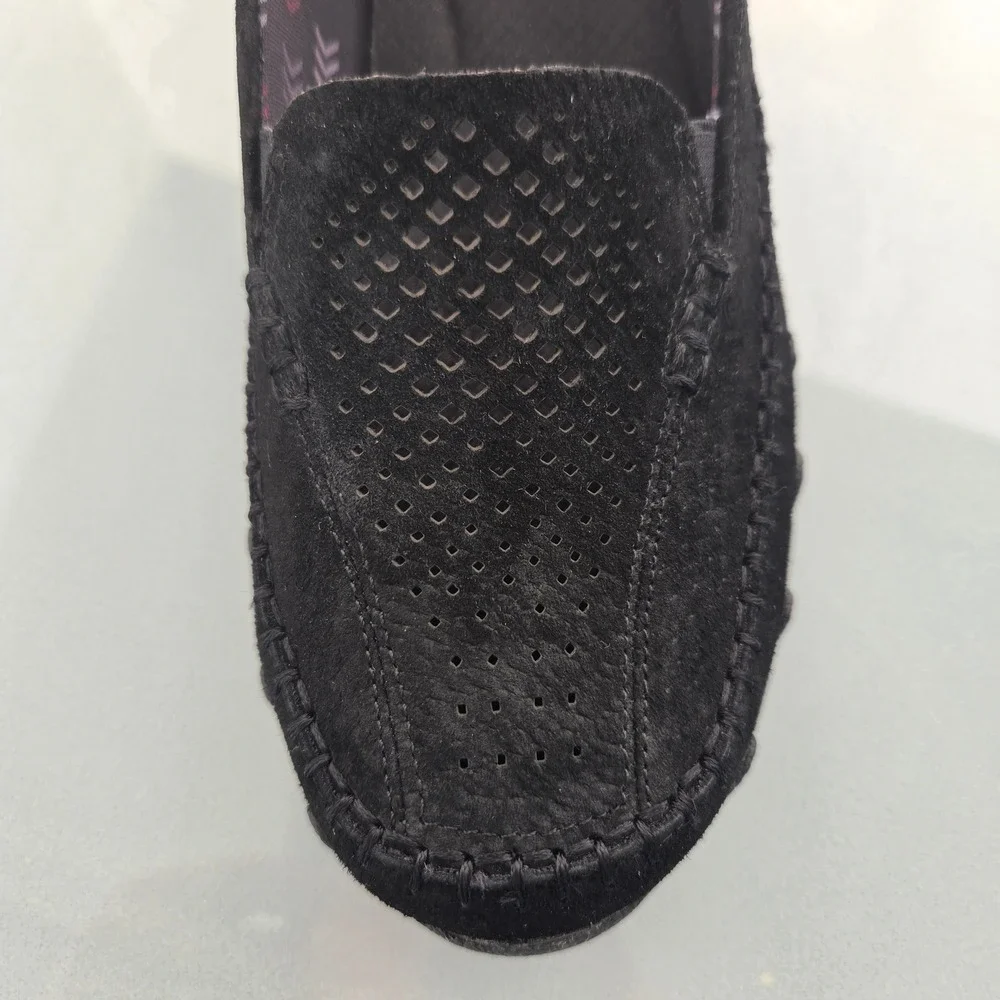 Skechers Relaxed Fit Black Leather Loafers Air-Cooled Memory Foam Womens 8.5